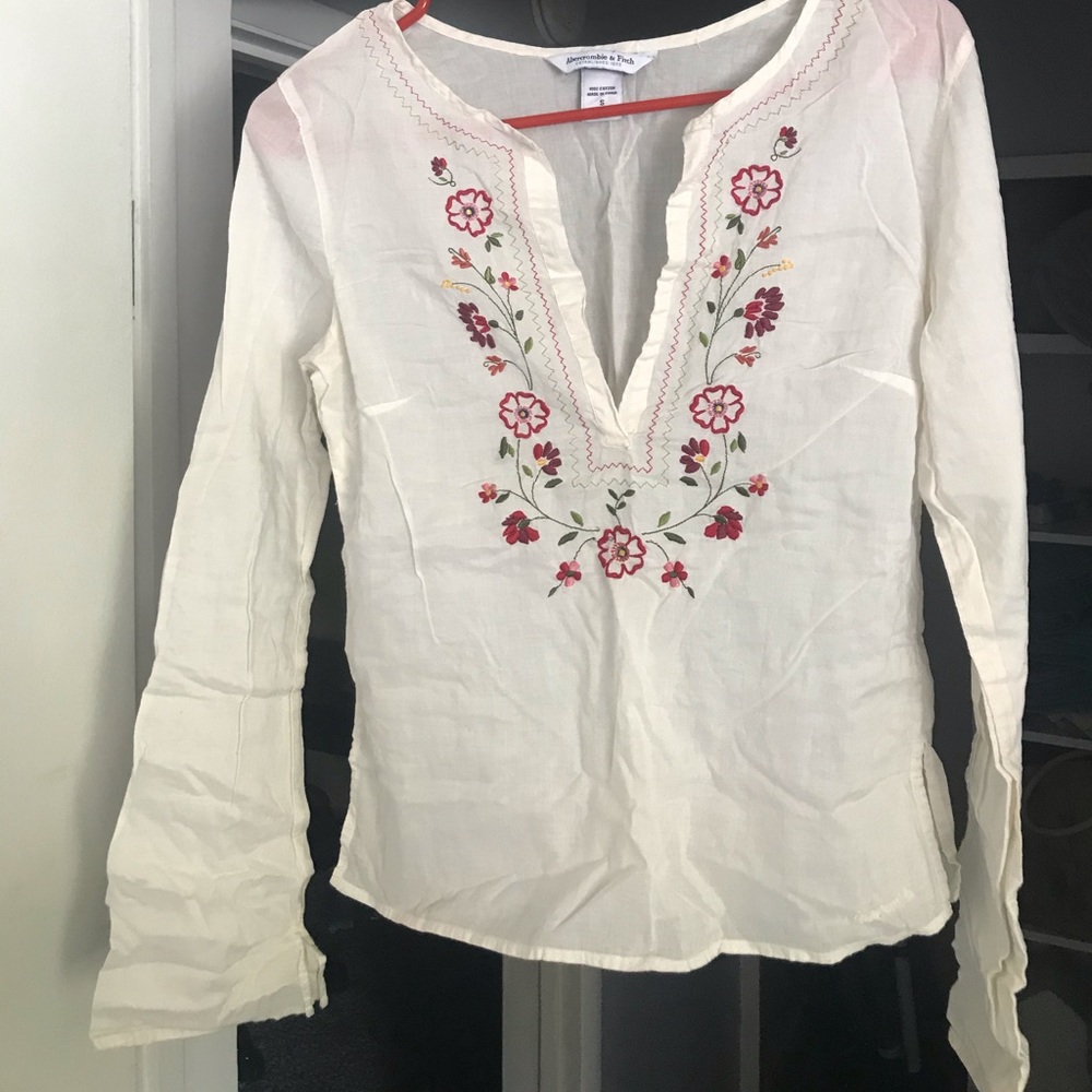 Embroidered flower v-neck top